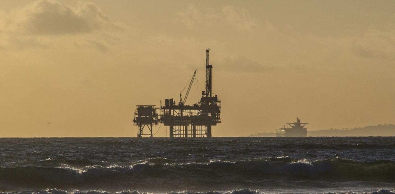 OilRig1288x644